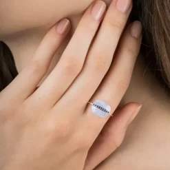 BAGUE AURORE AGATE BLEUE DENTELLE ET SAPHIRS BLEUS OR BLANC