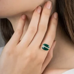 BAGUE AURORE AGATE VERTE ET DIAMANTS OR JAUNE