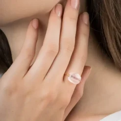 BAGUE AURORE QUARTZ ROSE MILKY ET SAPHIRS ROSES OR JAUNE