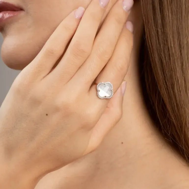 BAGUE VICTORIA DIAMANTS NACRE BLANCHE + DIAMANTS OR BLANC