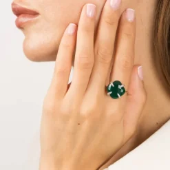 BAGUE VICTORIA LYS GRANDE AGATE VERTE ET DIAMANTS OR JAUNE