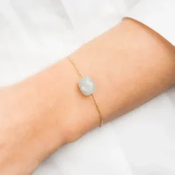 BRACELET OR JAUNE COUSSIN PIERRE DE LUNE GRISE