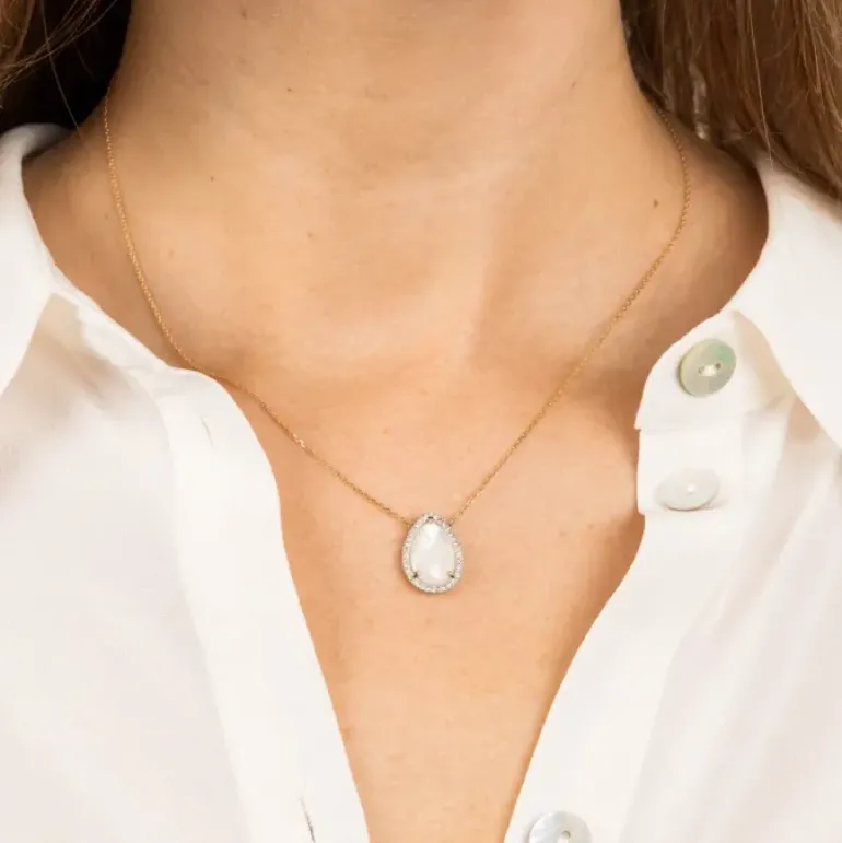 COLLIER ALMA NACRE BLANCHE ET DIAMANTS OR JAUNE