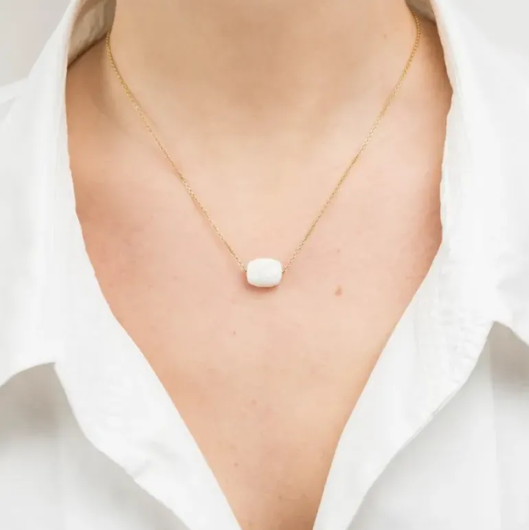 COLLIER OR JAUNE COUSSIN AGATE BLANCHE