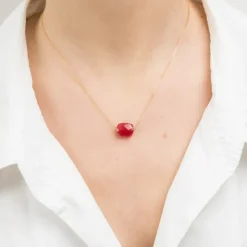 COLLIER OR JAUNE COUSSIN QUARTZ ROUGE