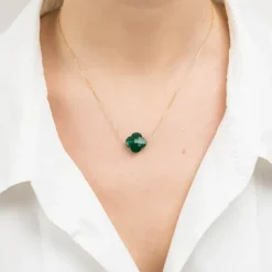 COLLIER OR JAUNE TREFLE AGATE VERTE