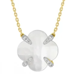 COLLIER VICTORIA LYS NACRE BLANCHE ET DIAMANTS OR JAUNE