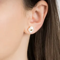 PUCES D'OREILLES OR JAUNE NACRE BLANCHE