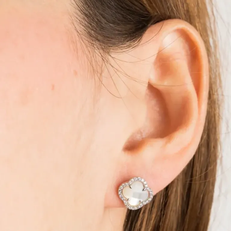 PUCES D'OREILLES VICTORIA DIAMANTS NACRE BLANCHE + DIAMANTS OR BLANC